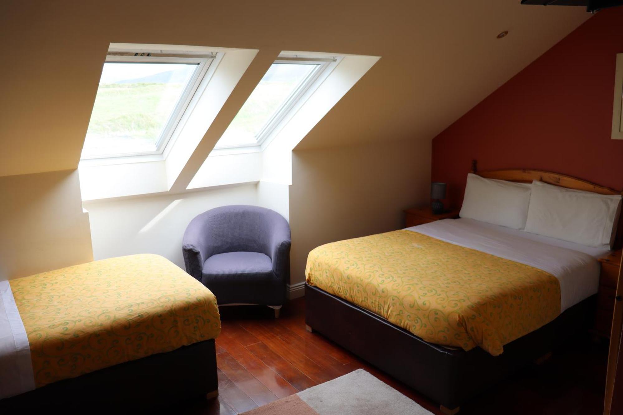 The Old Pier Guest Accommodation, Bed Only, No Breakfast Ballydavid Exterior foto
